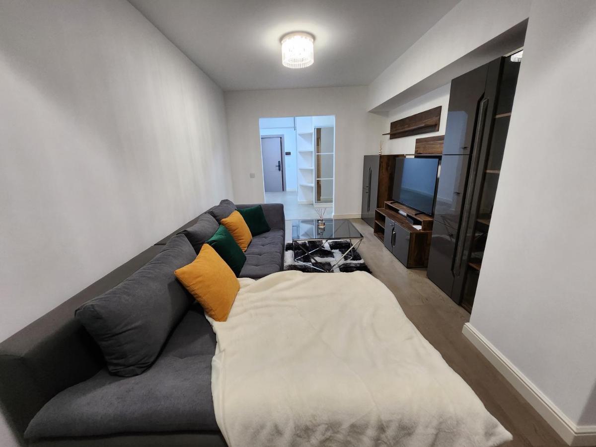 Near Airport 2 Rooms Apartments In Himson Iasi Luaran gambar