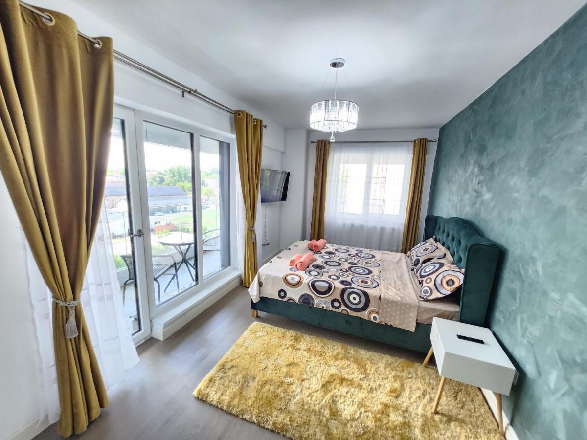 Near Airport 2 Rooms Apartments In Himson Iasi Luaran gambar