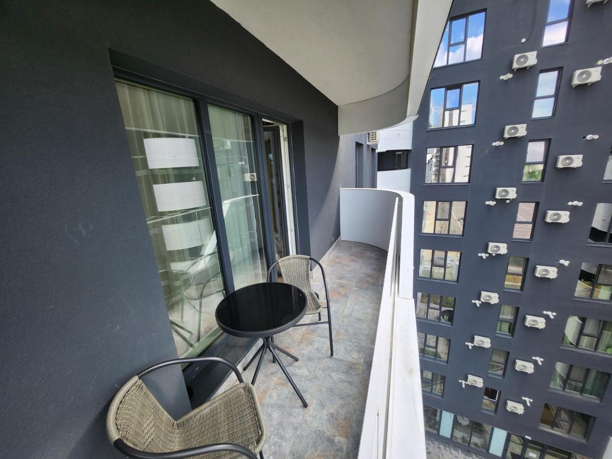 Near Airport 2 Rooms Apartments In Himson Iasi Luaran gambar