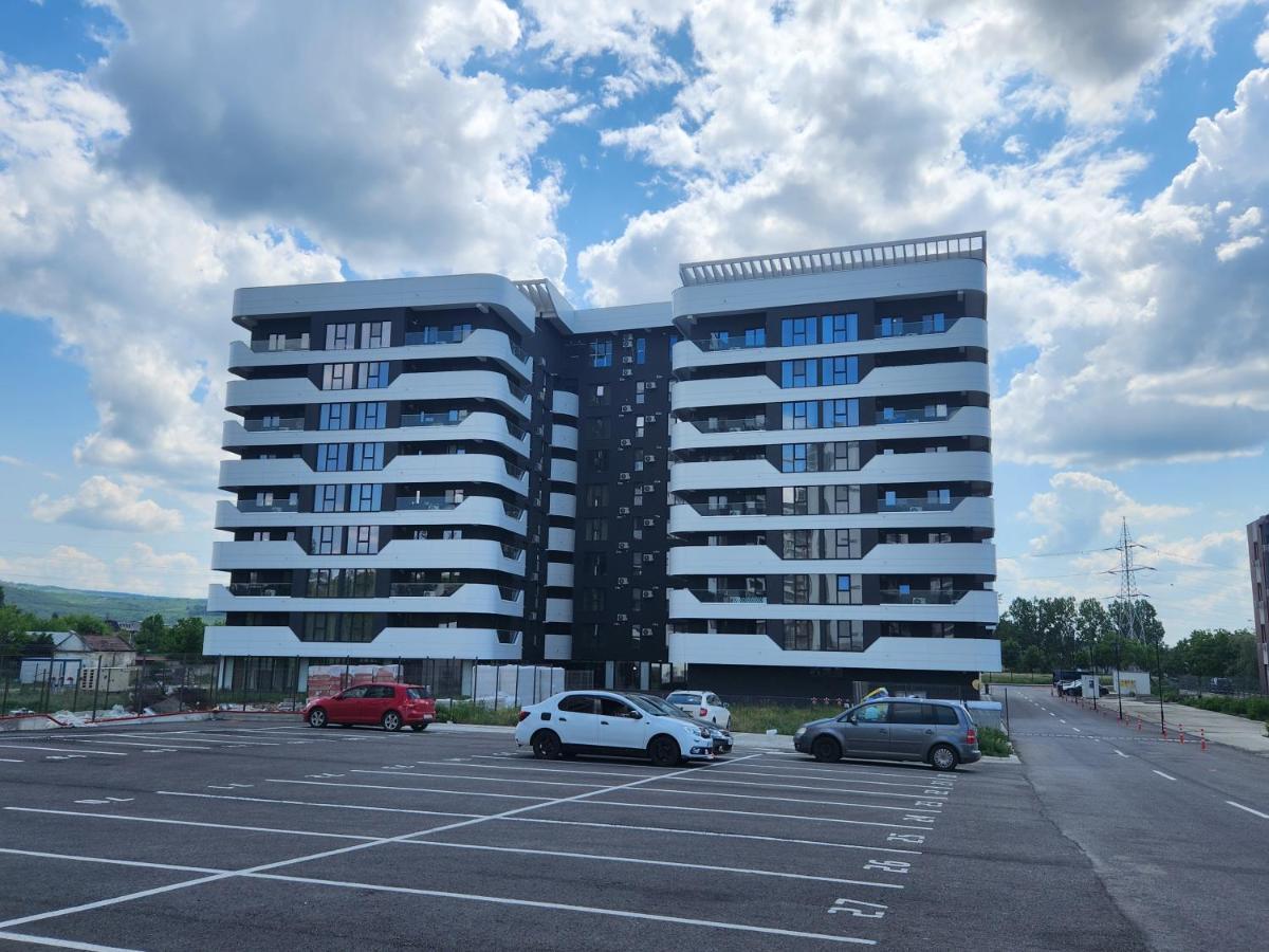 Near Airport 2 Rooms Apartments In Himson Iasi Luaran gambar