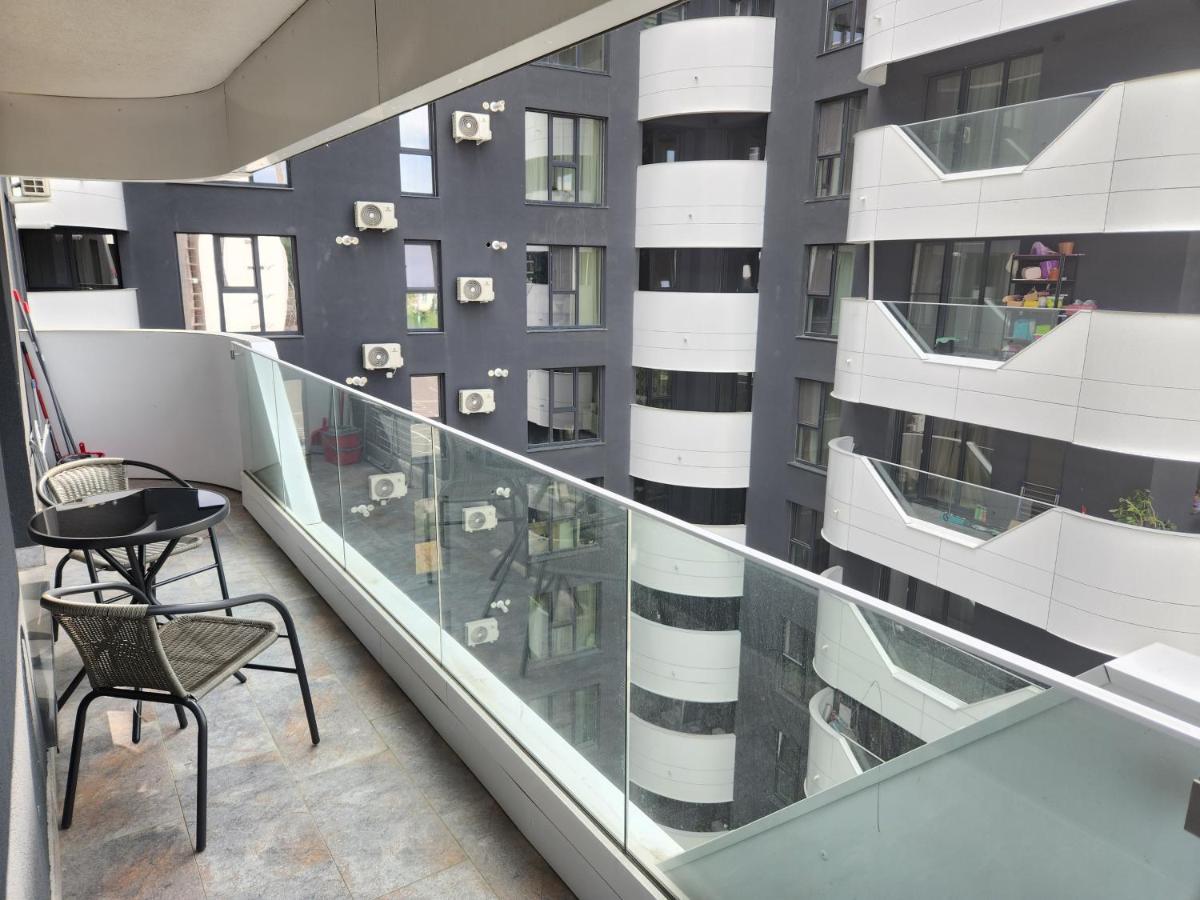 Near Airport 2 Rooms Apartments In Himson Iasi Luaran gambar