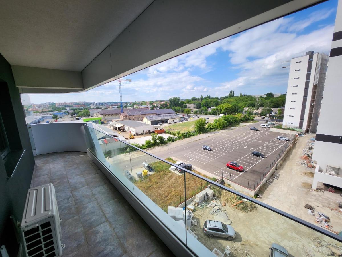Near Airport 2 Rooms Apartments In Himson Iasi Luaran gambar