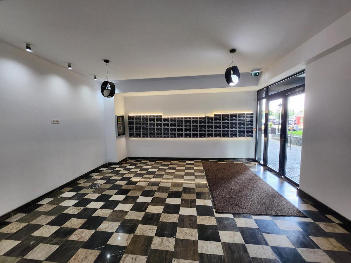 Near Airport 2 Rooms Apartments In Himson Iasi Luaran gambar