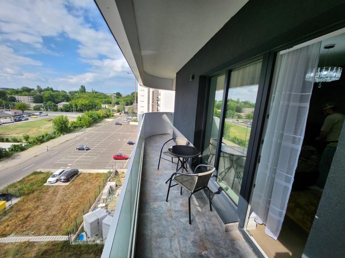 Near Airport 2 Rooms Apartments In Himson Iasi Luaran gambar