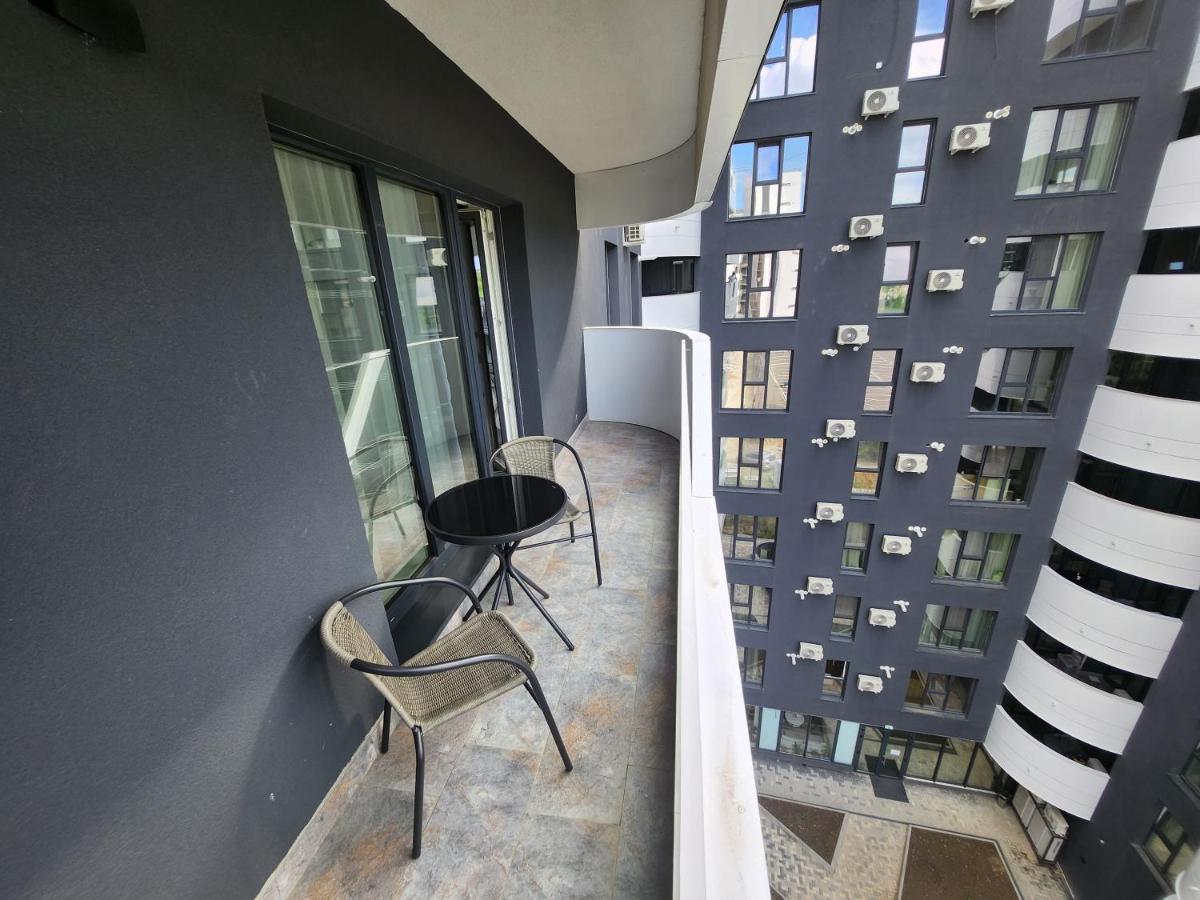 Near Airport 2 Rooms Apartments In Himson Iasi Luaran gambar
