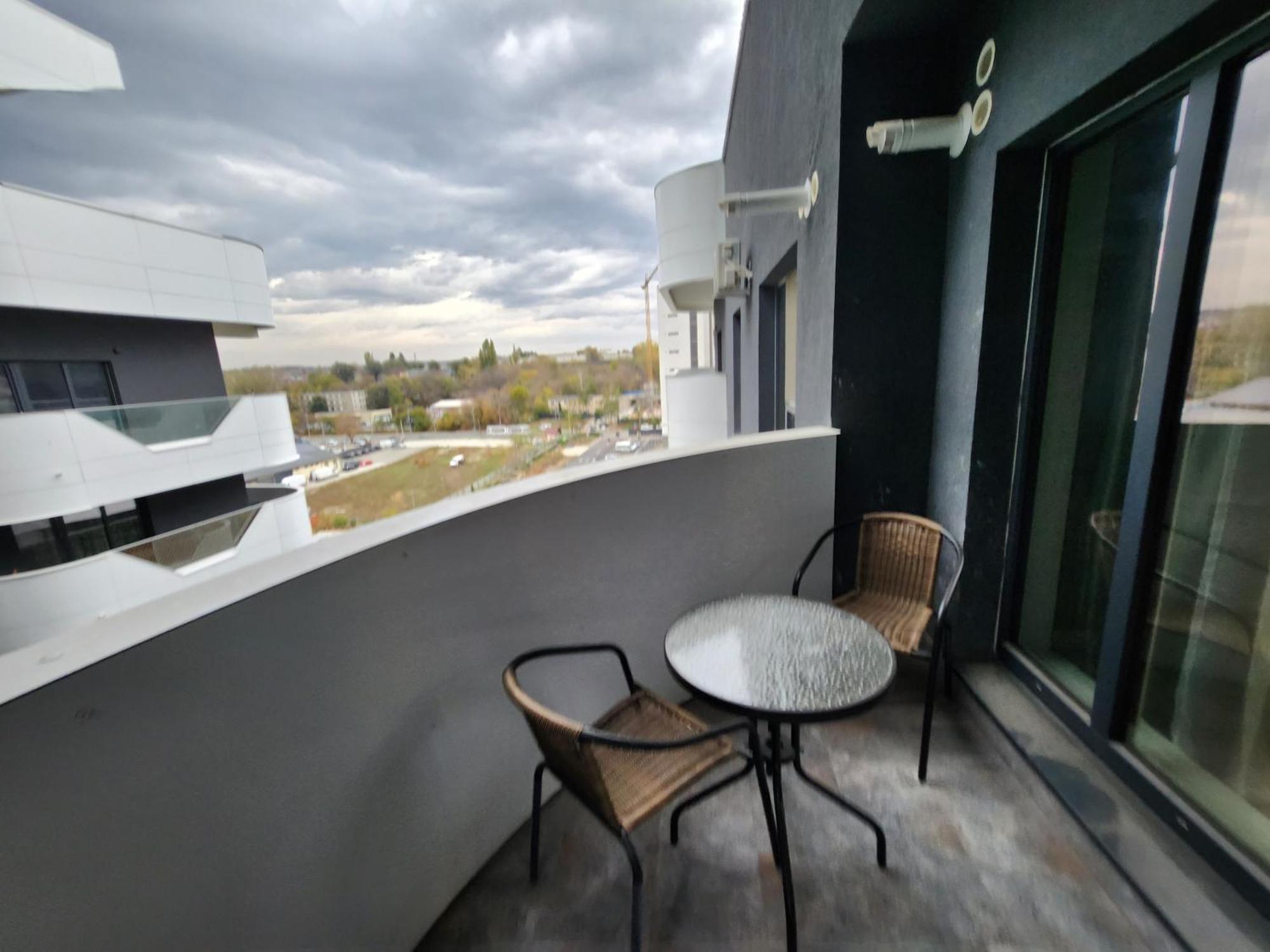 Near Airport 2 Rooms Apartments In Himson Iasi Luaran gambar