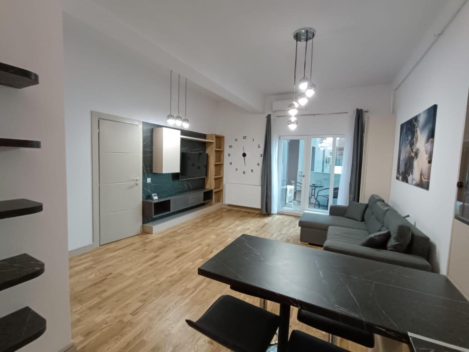 Near Airport 2 Rooms Apartments In Himson Iasi Luaran gambar